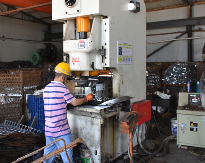 国产麻豆免费（huán）腳輪,手推車,平板（bǎn）車-生產設備